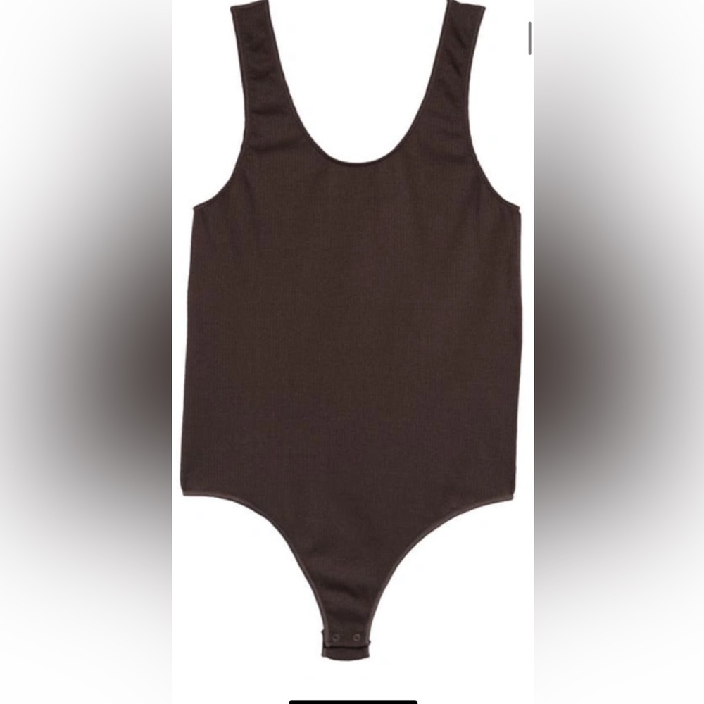 Skims ribbed scoop tank body suit